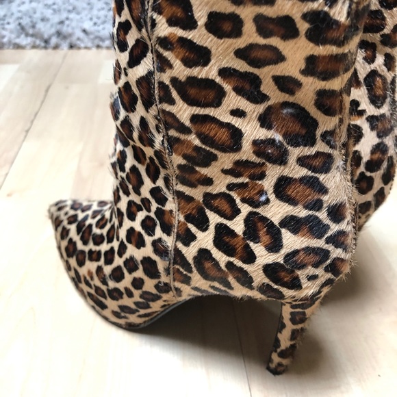 Pony Hair Leopard Print Booties size 8 - Picture 4 of 5